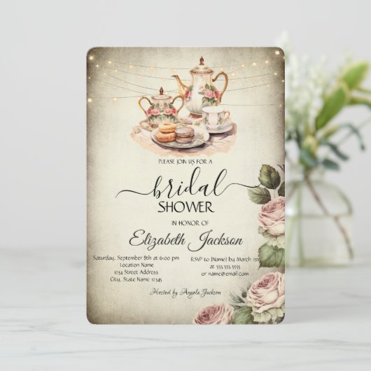 Rustikales Tee-Set, String-Leuchten, Rose-Brautpar Einladung (Stehend Vorderseite)