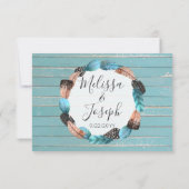 Rustikales türkisfarbenes Holzfeathers Arrow Weddi RSVP Karte (Rückseite)