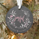 Rustikales und elegantes JOYFUL Skriptfamilie Name Ornament<br><div class="desc">Moderne Weihnachts-Acrylschmuck mit einem schlauen grünen Aquarellhandgemälde aus Mistelon mit Blattwerk und Blaubeeren und einem JOYFUL handgeschriebenen Drehbuch auf dunkelgrauem Chalkboard-Hintergrund aus Holzkohle.             Persönlich mit dem Text auf der Vorderseite und dem Foto auf der Rückseite!</div>