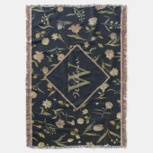 Rustikales Vintage-Monogramm-Blumen-Teppichmuster Decke (Vorderseite Vertikal)