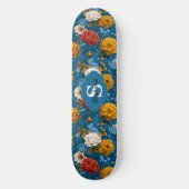 Rustikales Vintages Blumenmuster in blau Skateboard (Vorderseite)