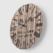 Rustikales Vintages Personalisiertes Braunholz Große Wanduhr (Winkel)