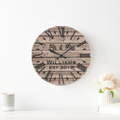 Rustikales Vintages Personalisiertes Braunholz Große Wanduhr (Zuhause)