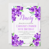 Rustikales Violett 90. Geburtstag Lila florale Einladung (Vorderseite)