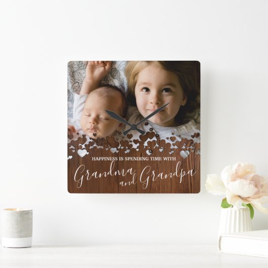 Rustikales Waldgrandma & Opa Foto Quadratische Wanduhr (Zuhause)