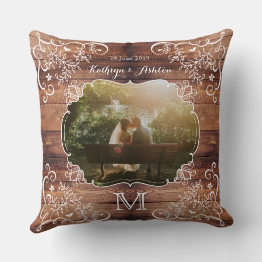 Rustikales Waldhochzeits-Foto-hölzerne Platte Kissen (Rückseite)