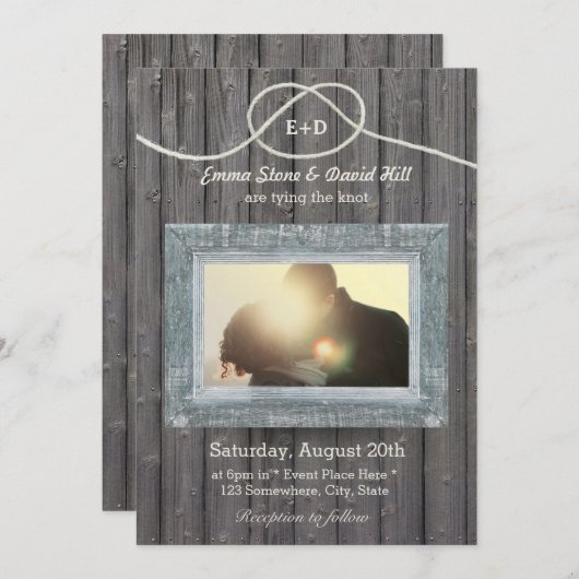 Rustikales Weathered Wood Frame Foto Hochzeit Einladung (Vorne/Hinten)