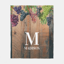 Rustikales Weinbauholz und Traubenmonogramm Fleecedecke