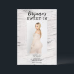 Rustikales Weißes Foto Trendy Modern Sweet 16 Einladung<br><div class="desc">Passen Sie Ihre woll-Möglichkeiten an.</div>