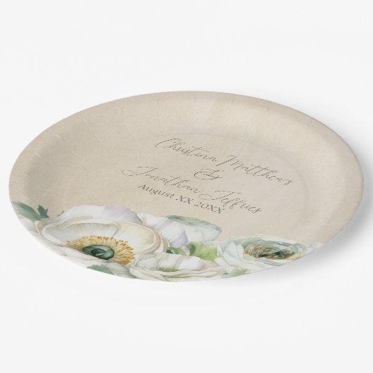 Rustikales Weißes Ranunculus Pappteller (Schrägansicht)