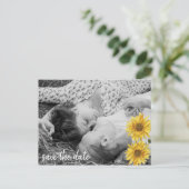 Rustikales Weißholz Sonnenblumen Save the Date Ankündigungspostkarte (Stehend Vorderseite)