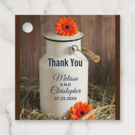 Rustikales Weißmilch Jug mit Orangen Blume Hochzei Geschenkanhänger