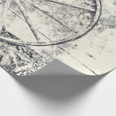 Rustikales Western Schwarz-Weiß Wagenrad Geschenkpapier (Ecke)