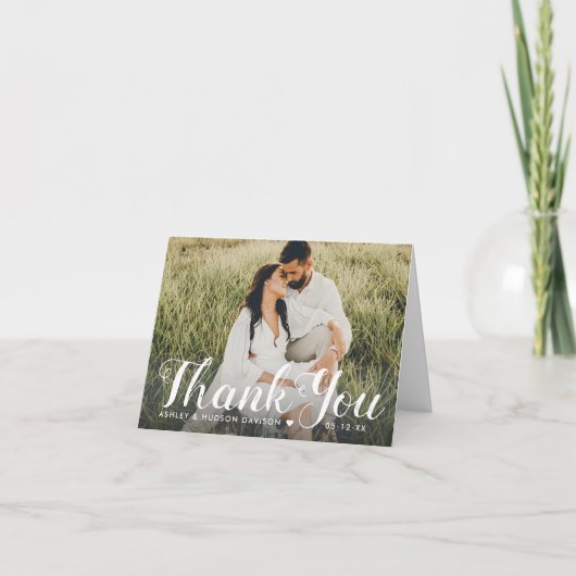 Rustikales White Brushed Script Wedding Foto Dankeskarte (Vorderseite)
