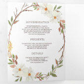 Rustikales White Magnolia Floral QR Code Hochzeit Dreifach Gefaltete Einladung (Innen Erste Seite)