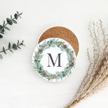 Rustikales Wintergrün Monogram, Initialzündung Getränkeuntersetzer<br><div class="desc">Die elegante Gestaltung der Getränkeküste aus Sandstein im Urlaubssandstein zeichnet sich durch einen rustikalen Kranz aus,  der im Winter eine Aquarellpflanze umrahmt,  die einen ersten Eindruck von Familie/Nachname monogram hinterlässt. Enthält eine weiße Hintergrundfarbe.</div>