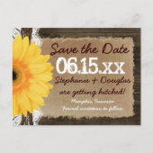 Rustikales Wood Yellow Daisy Save the Date Postkar Ankündigungspostkarte (Vorderseite)