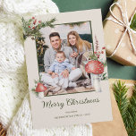 Rustikales Woodland Pilze Weihnachts-Foto Feiertagskarte<br><div class="desc">Diese rustikalen Woodland Pilze Weihnachts-Foto-Weihnachtskarten sind in einem skurrilen Design mit Aquarellpilzen mit Kiefern und Heiligen dekoriert, und leicht zu bedienen Foto und Text-Vorlagen. Auf der Rückseite ist ein koordinierendes Kernschmelz Weihnachtspilzmuster. Karo in der Kollektion für viele passende Produkte oder kontaktiere mich über den Zazzle Chat, wenn du noch mehr...</div>