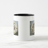 Rustique Figuline Teller mit einem weißen Tasse (Zentrum)
