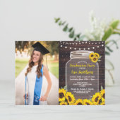 Rustische Graduierungspartei Jar Wood Sonnenblumen Einladung (Stehend Vorderseite)