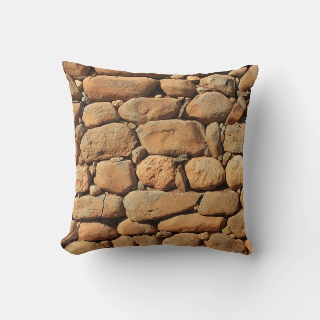 Rusty Bown Stone Pillow Kissen (Vorderseite)