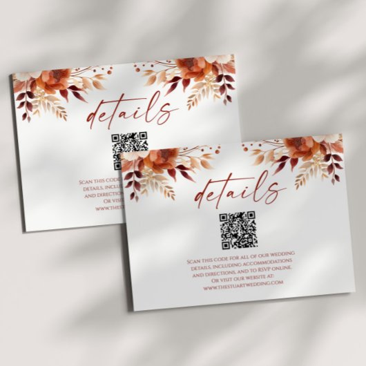 Rusty Burgundy Floral QR Code Hochzeitdetails Begleitkarte