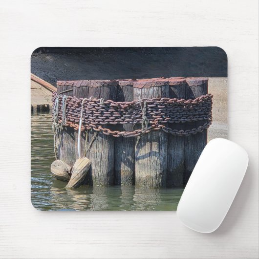 Rusty Chains umschlungen um Hafenstreifen Mousepad (Mit Mouse)