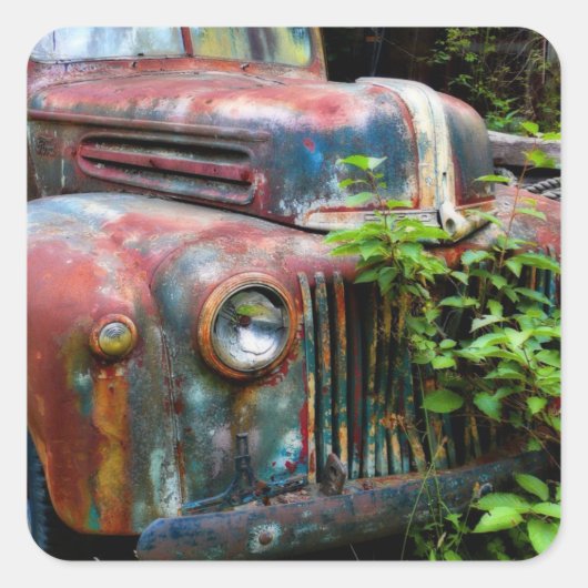 Rusty Old Antique Truck Quadratischer Aufkleber (Vorderseite)