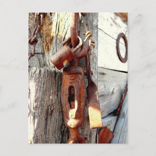 Rusty Old Chain and Tools Postkarte (Vorderseite)