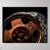 Rusty Wheel Torn Tire Macro Foto Poster (Vorne)