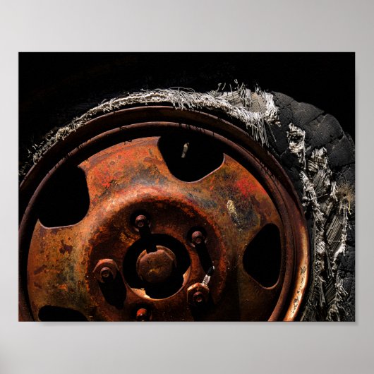Rusty Wheel Torn Tire Macro Foto Poster (Vorne)