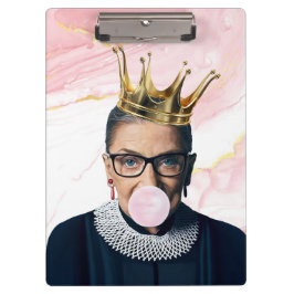 Ruth Bader Ginsburg Blowing Pink Bubble gum Klemmbrett