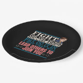 Ruth Bader Ginsburg führt andere an Pappteller (Schrägansicht)