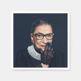 Ruth Bader Ginsburg mit Handschuh Serviette