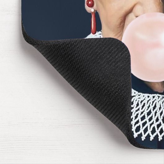 Ruth Bader Ginsburg Pink Bubble gum Mousepad (Ecke)