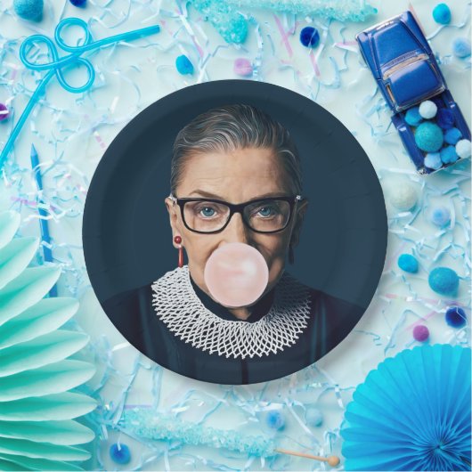 Ruth Bader Ginsburg Pink Bubble gum Pappteller (Party)