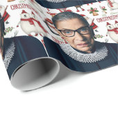 Ruth Bader Ginsburg Weihnachtsmuster Geschenkpapier (Rolleneckpunkt)