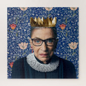 Ruth Ginsburg mit Medway Tapestry Puzzle (Vertikal)