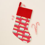 RV Camper Vanlife Vintag Trailer Charme Weihnachtsstrumpf<br><div class="desc">Karo dieses bezaubernde Muster mit Vintagen RV-Anhängern. Perfektes Urlaubsmuster. Karo in meinem Shop für weitere passende Artikel wie Geschenkpackung,  Baumröcke und mehr!</div>