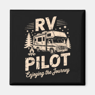 RV-Camping-Camper-RV-Pilot genießt die Reise  Magnet