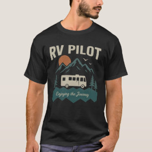 RV-Pilot-Camping-Retro-Wohnmobil-Reise-Urlaub C T-Shirt