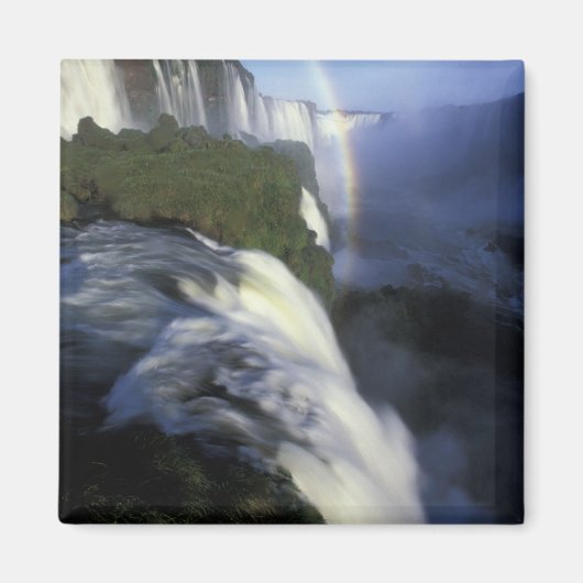 S.A., Brasilien, Iguassu Falls with rainbow Magnet (Vorne)