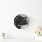 S/W - Schlafende Katze Runde Wanduhr (Zuhause)