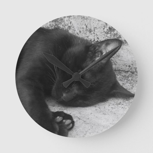 S/W - Schlafende Katze Runde Wanduhr (Vorderseite)
