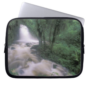 SA, Peru, S.H. Machu Picchu, Wasserfall und Wolke Laptopschutzhülle