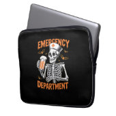 Saal 2 Side Emergency Department Halloween Nurine Laptopschutzhülle (Vorderseite Links)