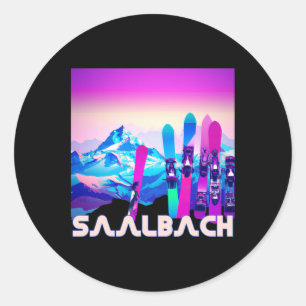 Saalbach Ski - Retro 80er Jahre Stil Skifahren und Runder Aufkleber