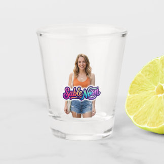 Sable Noon Beauty Pose #1 Schnapsglas