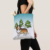 Sable Shetland Sheepdog im Winterwald Tasche (Von Nahem)