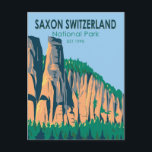 Sächsische Schweiz Nationalpark Deutschland Vintag Postkarte<br><div class="desc">Sächsische Schweiz Vektorgrafik Design. Die sächsische Schweiz,  im deutschen Freistaat Sachsen,  zeichnet sich durch ihre Sandsteinfelsen aus,  die viele Bergsteiger gezeichnet haben.</div>